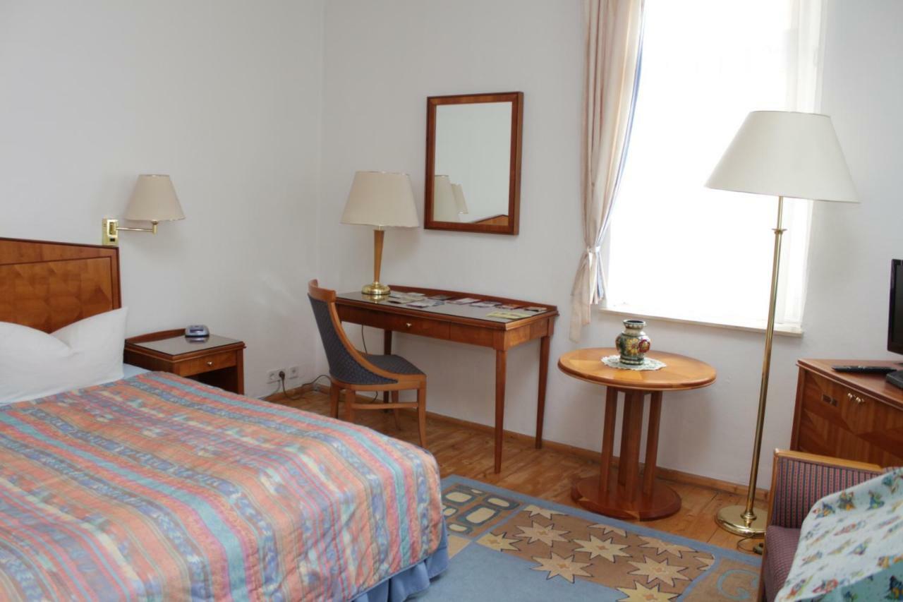Weinkeller Woelk Hotel เนาม์บวร์ก ภายนอก รูปภาพ