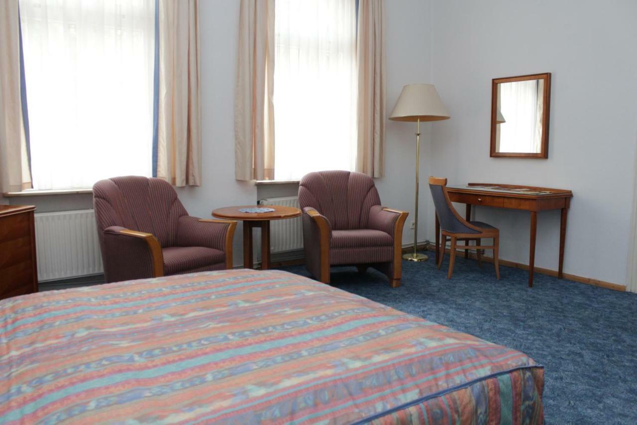 Weinkeller Woelk Hotel เนาม์บวร์ก ภายนอก รูปภาพ