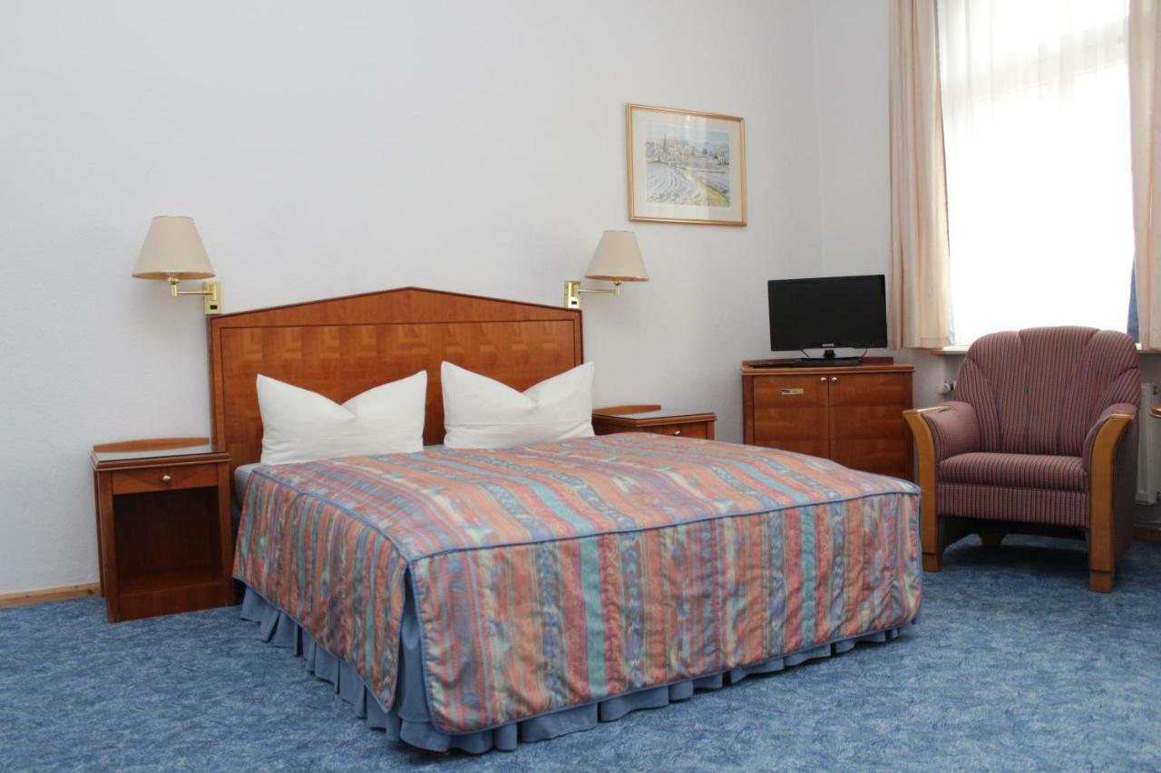 Weinkeller Woelk Hotel เนาม์บวร์ก ภายนอก รูปภาพ